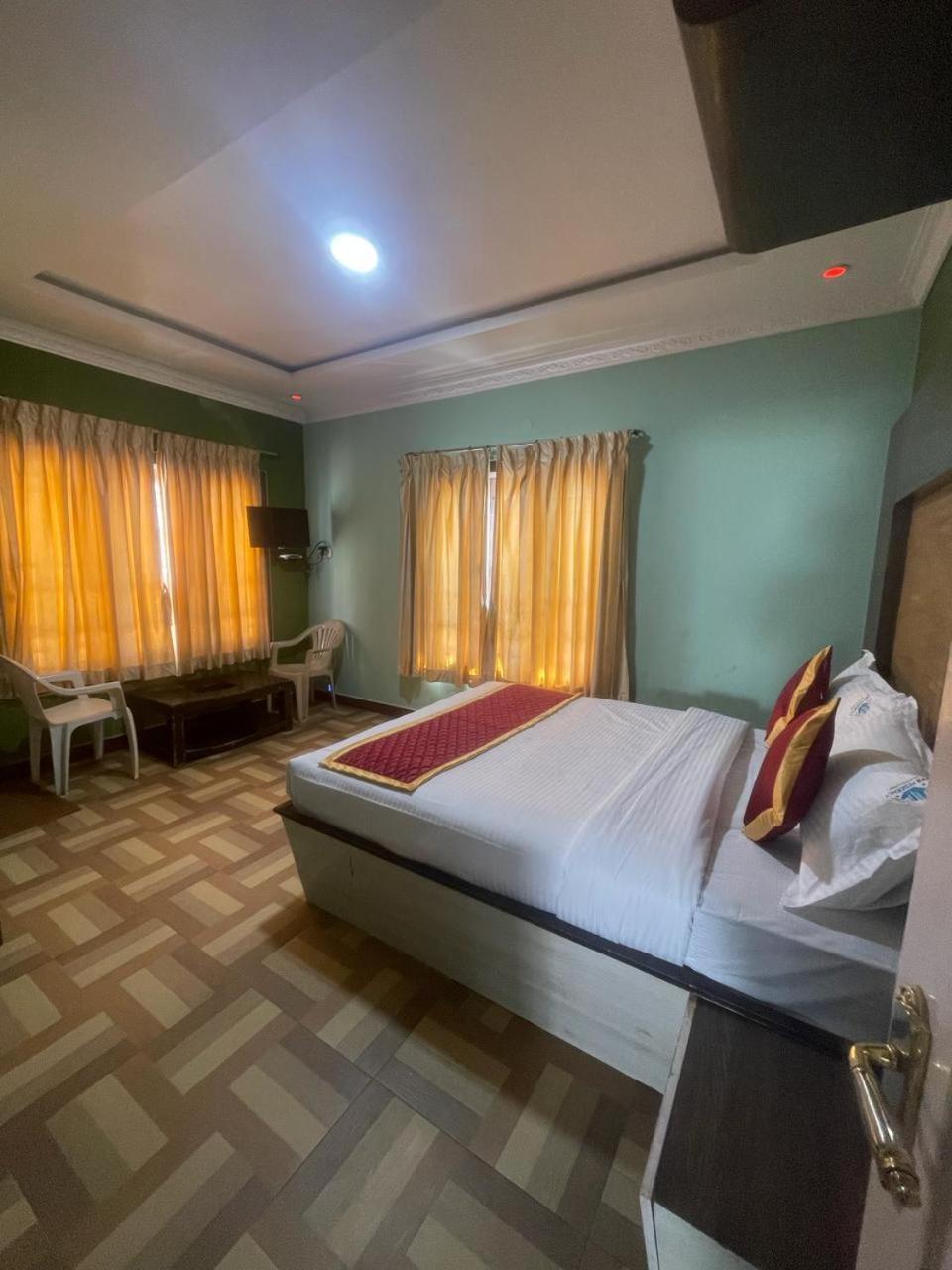 Ooty Vpr Residency Hotel Eksteriør billede